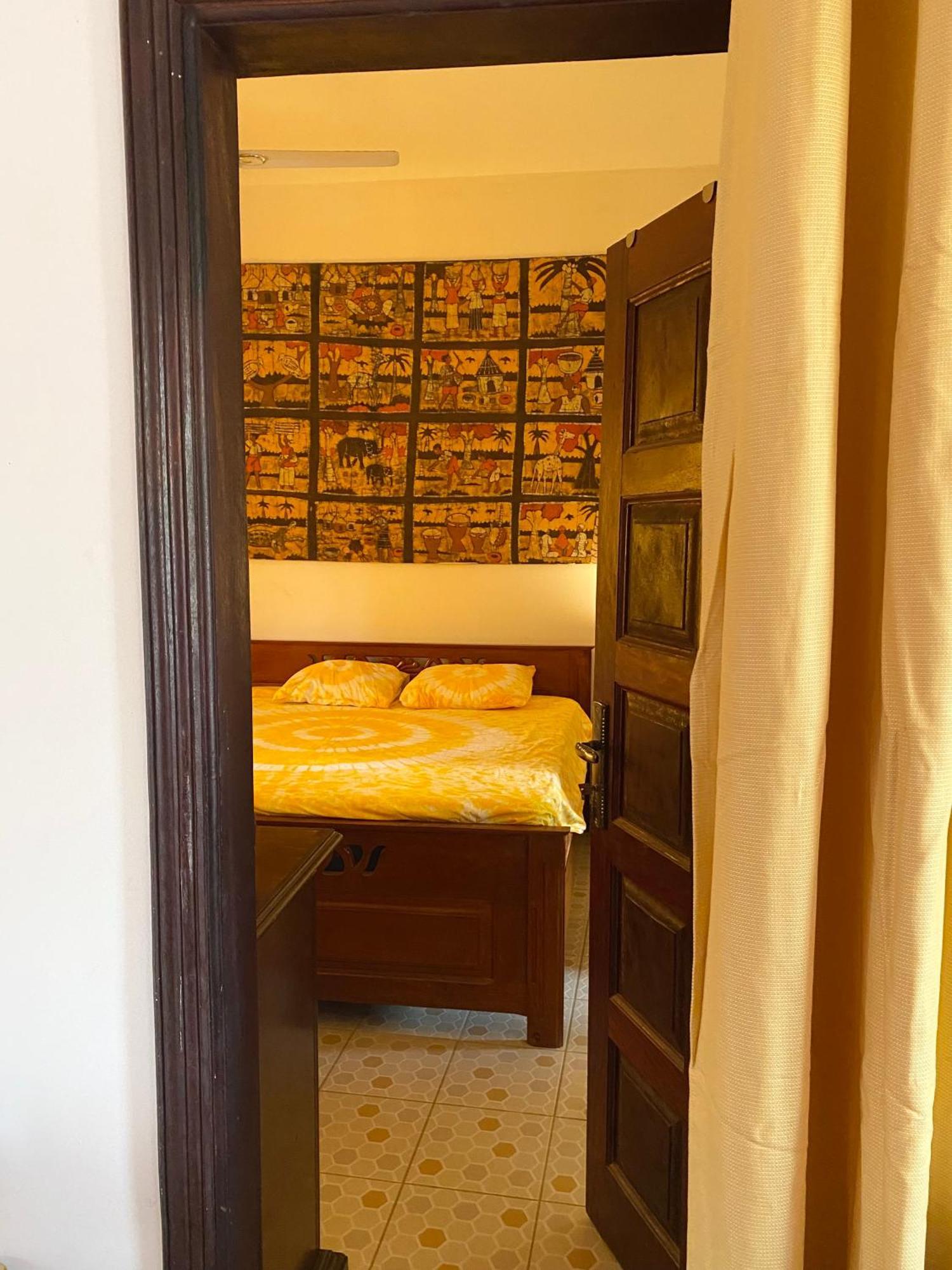 Dabo House Hotel Brufut ภายนอก รูปภาพ